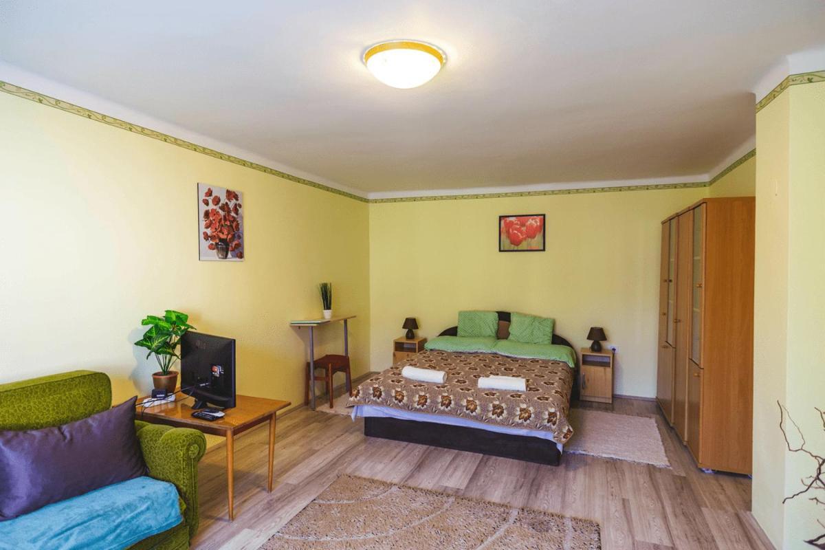 Tolnay Kuria Es Vendeghaz Hotel Nagygorbo Buitenkant foto