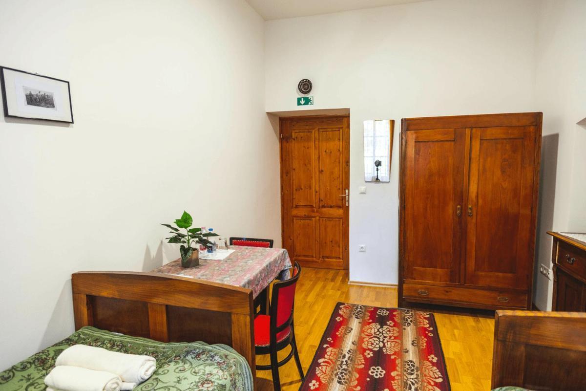 Tolnay Kuria Es Vendeghaz Hotel Nagygorbo Buitenkant foto