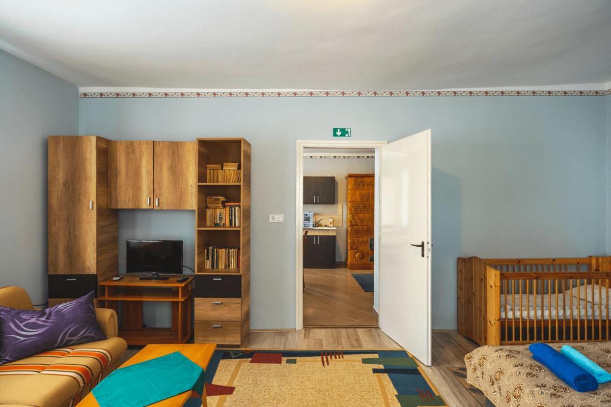 Tolnay Kuria Es Vendeghaz Hotel Nagygorbo Buitenkant foto