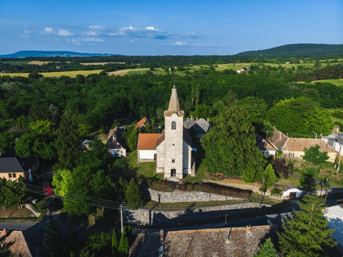 Tolnay Kuria Es Vendeghaz Hotel Nagygorbo Buitenkant foto