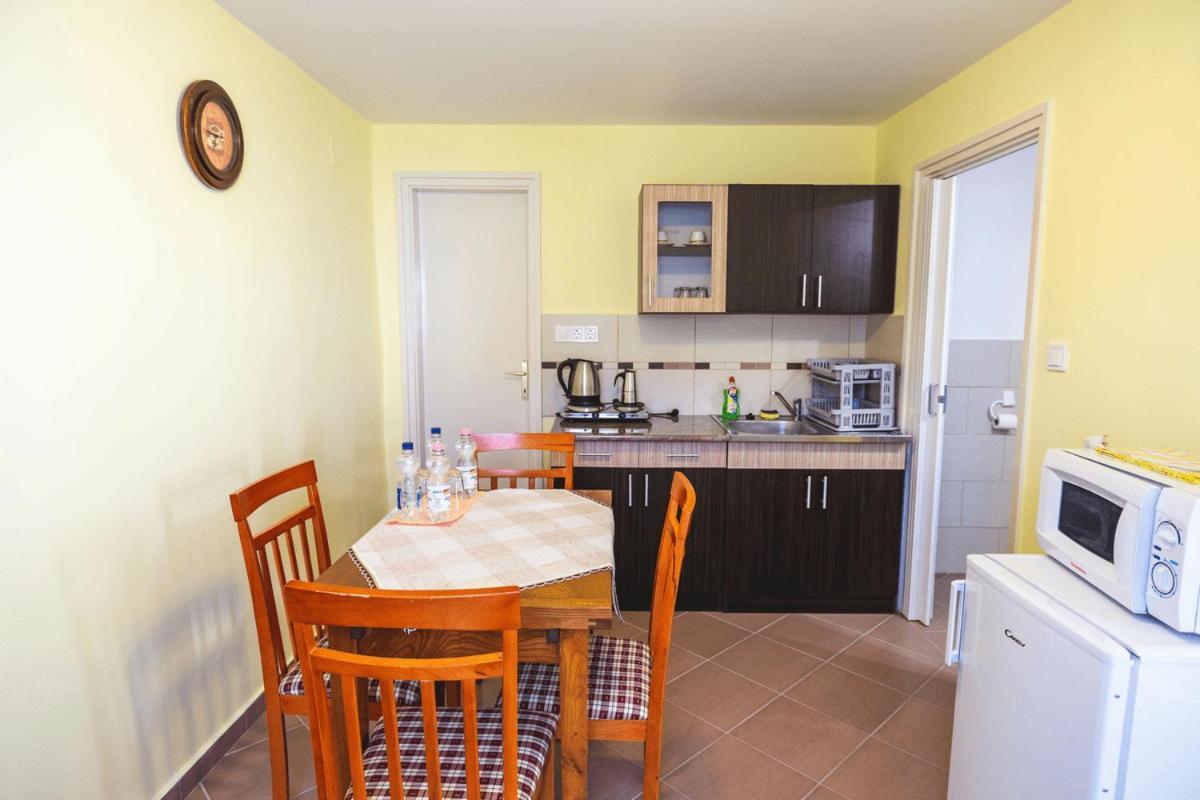 Tolnay Kuria Es Vendeghaz Hotel Nagygorbo Buitenkant foto