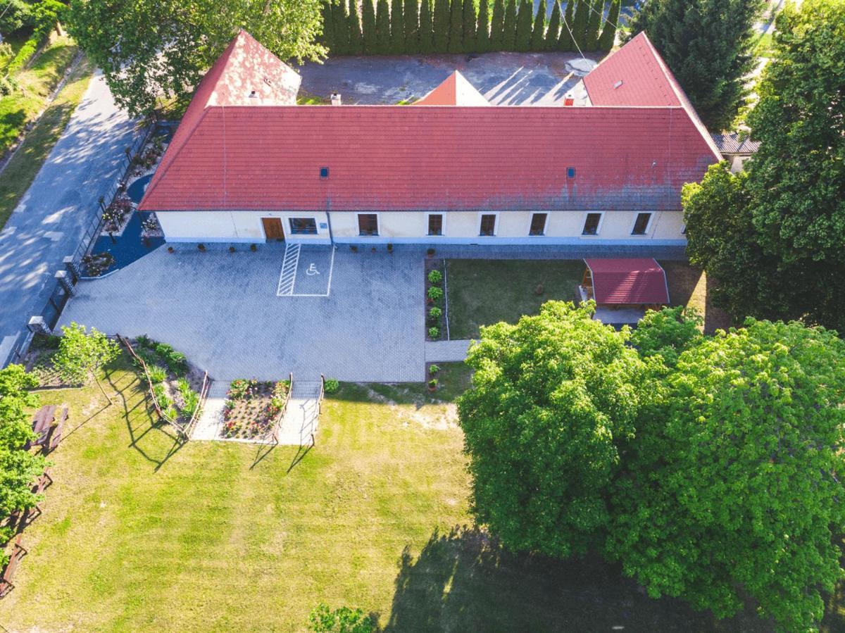 Tolnay Kuria Es Vendeghaz Hotel Nagygorbo Buitenkant foto