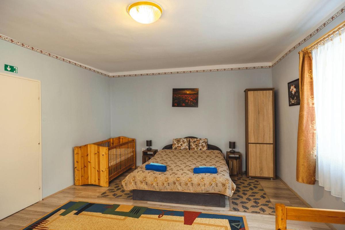 Tolnay Kuria Es Vendeghaz Hotel Nagygorbo Buitenkant foto
