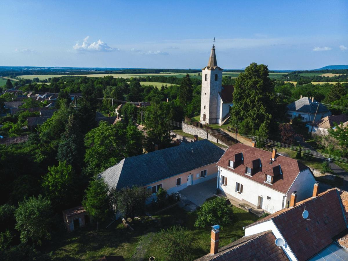 Tolnay Kuria Es Vendeghaz Hotel Nagygorbo Buitenkant foto